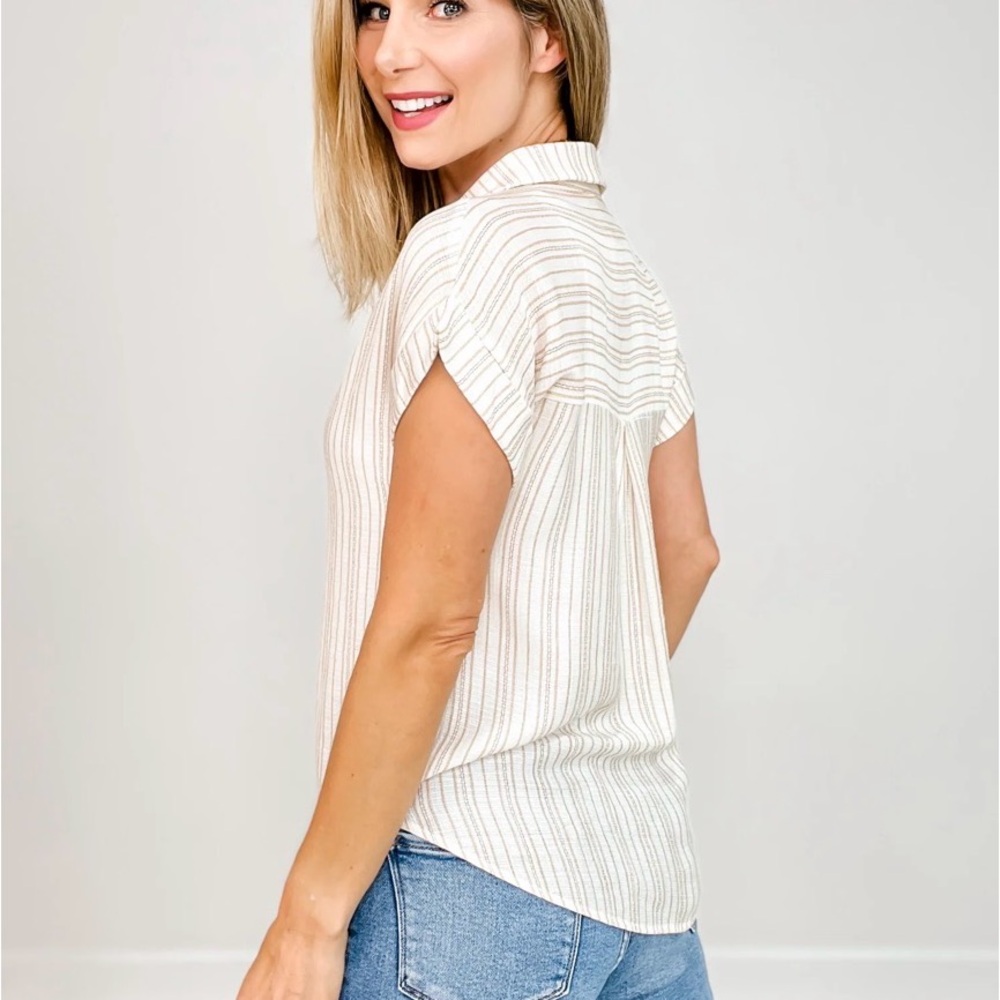 Women’s Beige Perch by Blu Pepper Striped Collared Pintuck Detail Top Size 1X - Picture 2 of 14